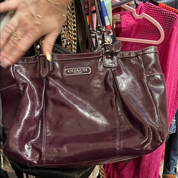 Sales - Picture 2 of 4